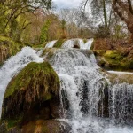 شلالات طبيعية رائعة