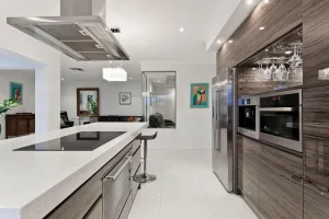 تصميم مطبخ حديث ملون