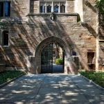 صورة لجامعة