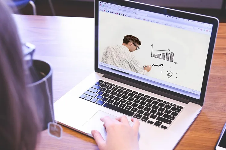 تطبيقات التحكم عن بعد