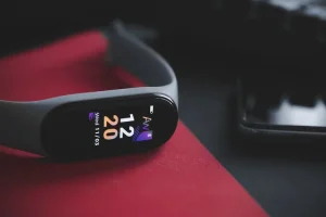 ساعة Fitbit الذكية
