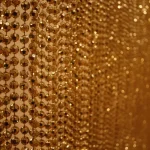 ستائر ذهبية وسوداء