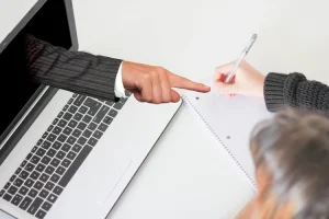 الكورسات التعليمية على موقع رواق