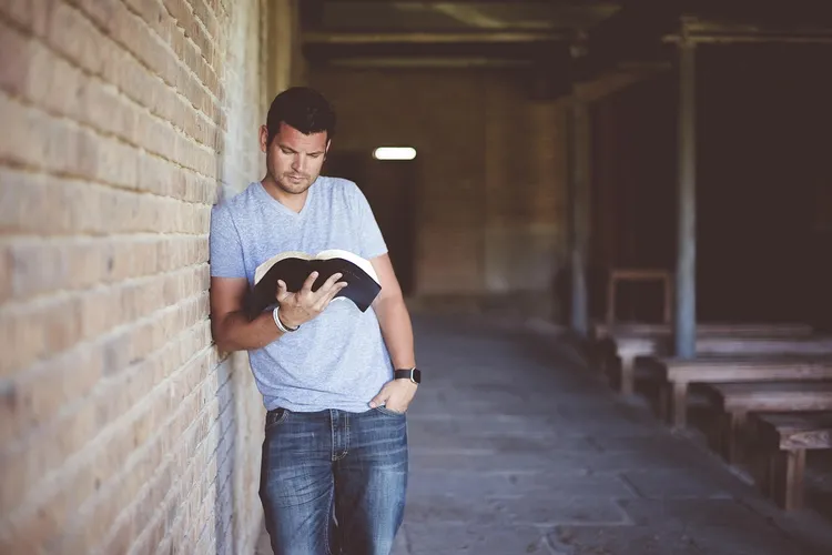 كتاب أجنبي