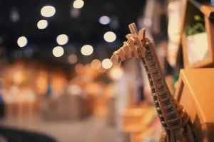 منحوتات مصنوعة من ورق الكارتون
