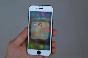 كيف تعرف من دخل على حسابك في الفيس بوك