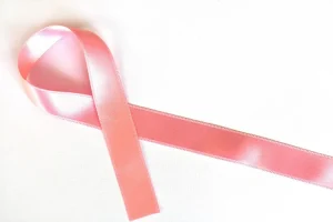 صورة توضح أسباب أمراض ترقق العظام