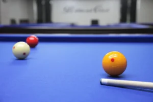 طاولة بلياردو