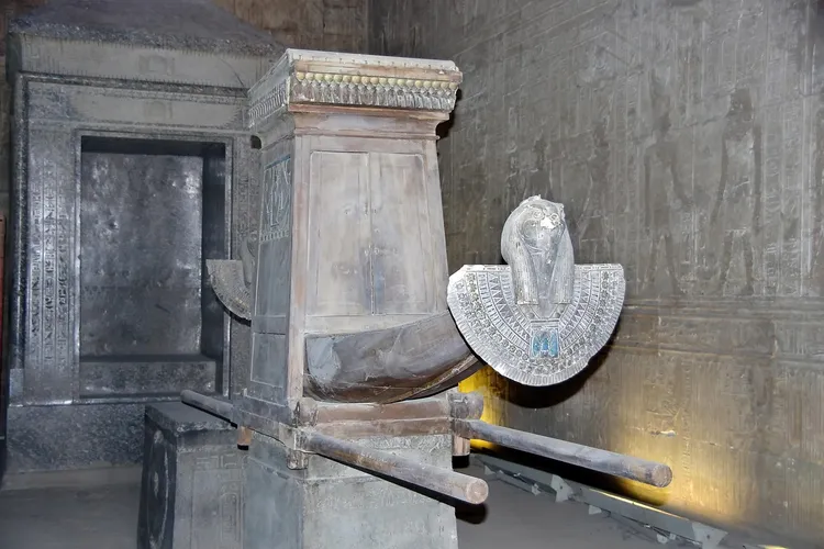 لعنة الفراعنة