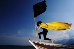 ما حقيقة منع هولندا التنانير القصيرة احتراما للمسلمين؟