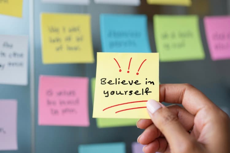 عبارات محفزة عن الطموح والثقة بالذات