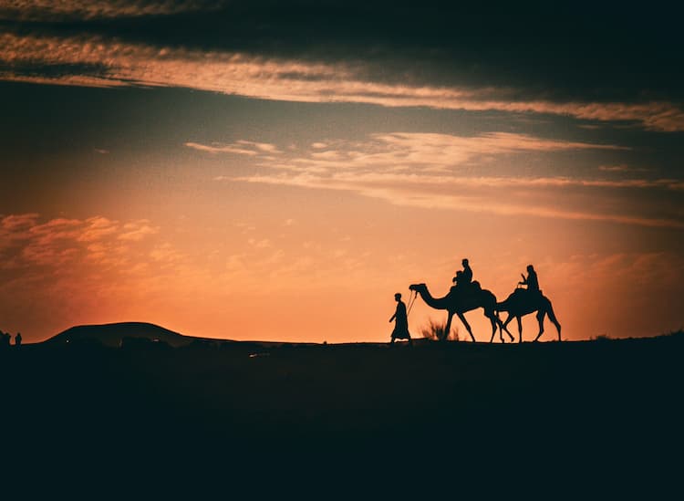 الخصائص الطبيعية للعالم العربي والاسلامي