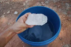 عندما أخلط المواد الصلبة بالماء فإنها