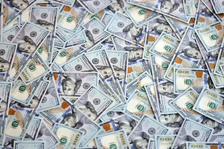 كيف تعرف الدولارات المزورة