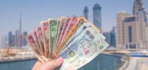 كم يحتاج الشخص مصروف في الامارات