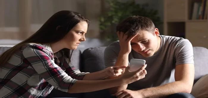 على ماذا يدل رؤية زوجي يخونني في المنام