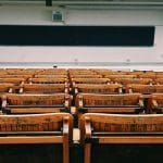 جامعات فيها تخصصات الذكاء الاصطناعي في الامارات