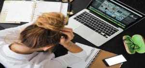 سلبيات التفكير الزائد والمقارنة الاجتماعية