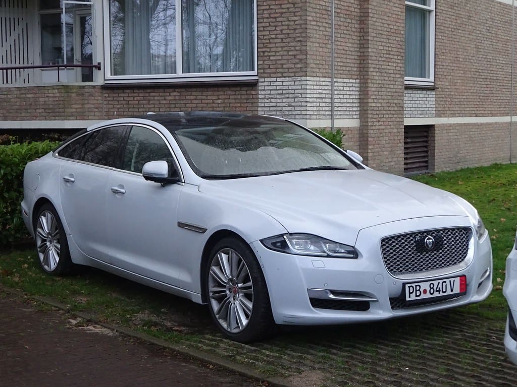 جاكوار XJ
