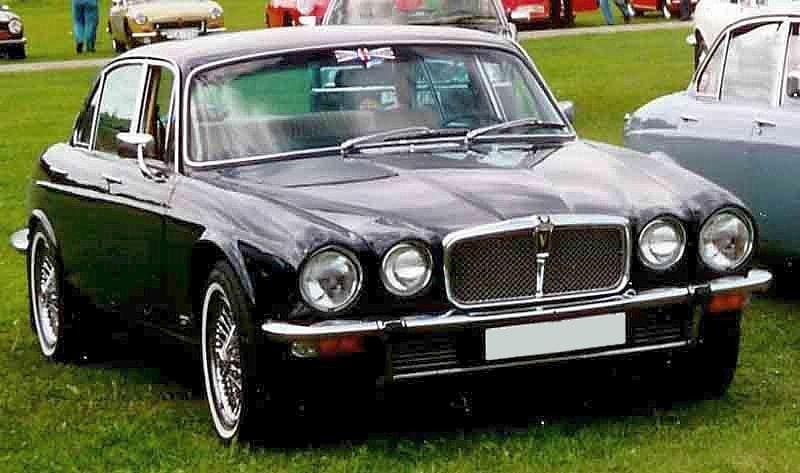 جاكوار XJ12