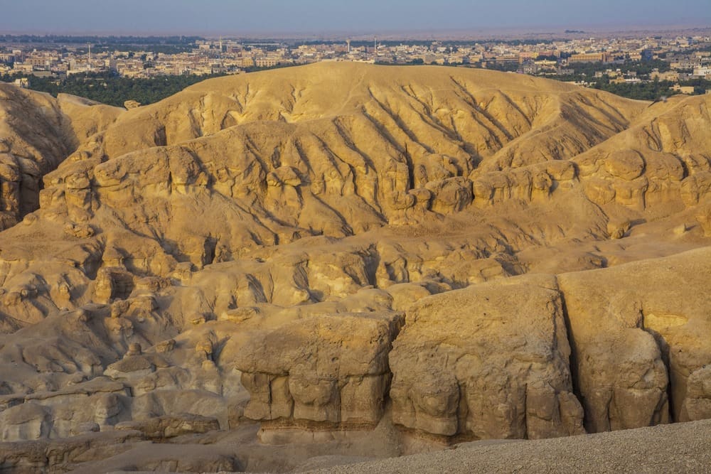 جبل القارة