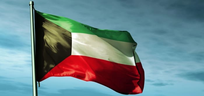 مراحل تطور علم الكويت