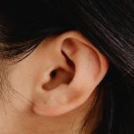 شمع الاذن اسباب تراكمه بشكل متكرر