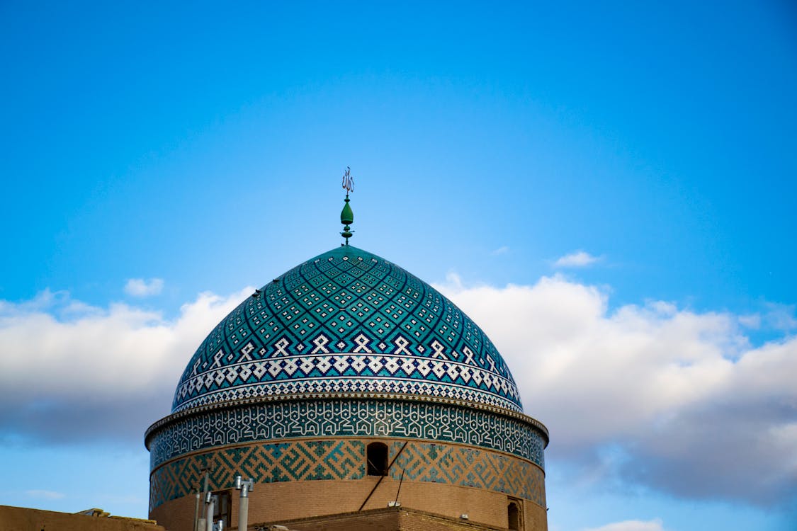 أبرز ما تشتهر به إيران