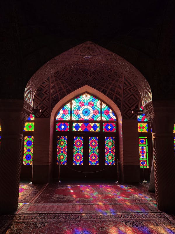 أبرز ما تشتهر به إيران