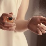 أفضل الأماكن لرش العطور على الجسم