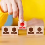 بحث عن القدوة الحسنة وأثرها على الفرد والمجتمع