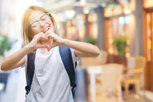 إذاعة عن العودة الى المدارس بكامل فقراته