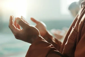 اذاعة مدرسية عن طاعة الله وأهميتها في حياة الطلاب