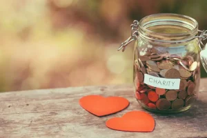اذاعة مدرسية عن عمل الخير وأثره في بناء المجتمع