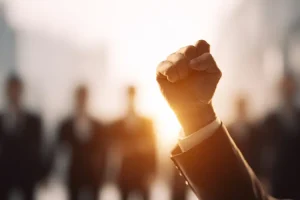 الاستفادة من مواقف الناجحين تنمي ثقتنا بانفسنا وبمن حولنا