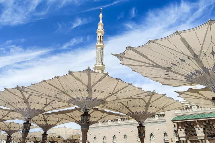 الامور التي كان يستعيذ منها النبي: دروس وعبر من السيرة النبوية