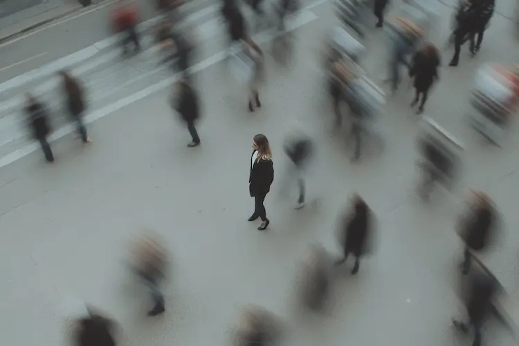 تعبير عن دور المرأة في حياة الأسرة والمجتمع