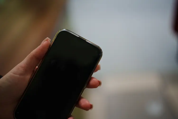 ضوابط الاستفادة من وسائل الاتصال الحديثة بفعالية وأمان