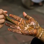 عبارات ليلة حناء العروس: 100 عبارة مميزة لأجمل الليالي
