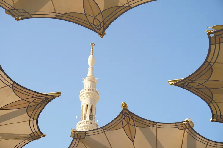 عدم استجابة النبي لبعض الأمور التي كان يطلبها الصحابة