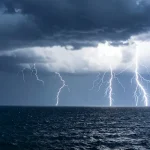 لماذا لا يمكننا الاستفادة من الكهرباء الساكنة الناتجة عن البرق