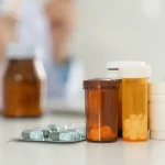 ما هي الفروقات الأساسية بين المهبطات المهلوسات والمنشطات