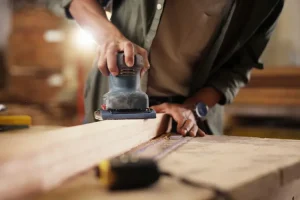 من خطوات الضغط على المعدن عمل الترميل في بعض اجزاء العمل