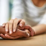 نشيد عن بر الْوَالِدَيْنِ اذاعة مدرسية مميزة وشاملة