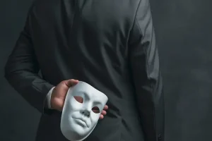 التعبير الحقيقى لوصف كلمة النفاق شرح شامل وأمثلة من الواقع