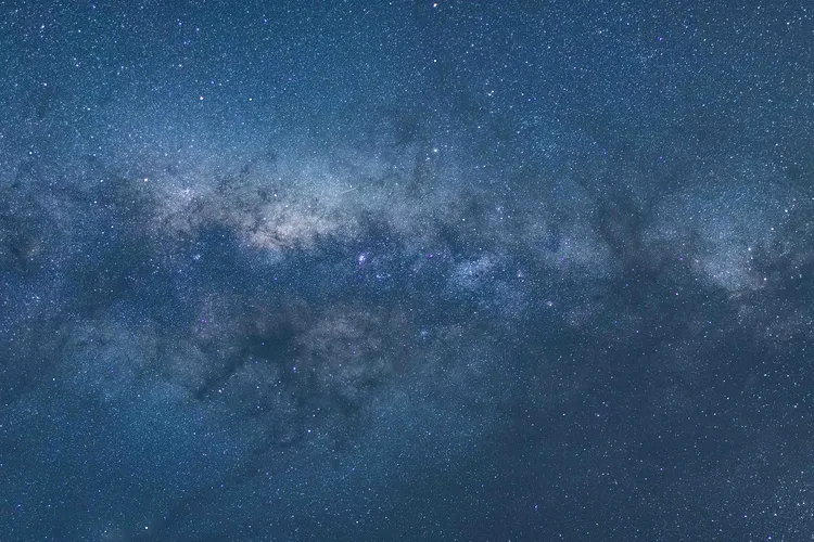 مذنبات في الفضاء