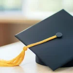 كابشن تخرج مضحك 100 عبارة فكاهية مضحكة لاحتفال التخرج