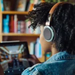 مقارنة بين التعليم عن بعد والتعليم الحضوري بالانجليزي