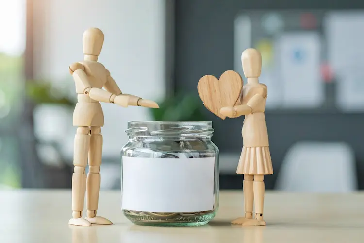 مقتطفات عن خلق الكرم من أقوال السلف والعلماء
