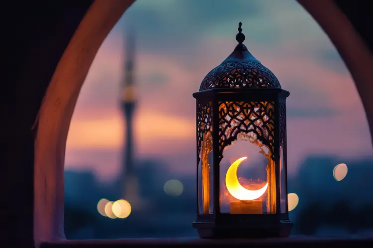 من الأمثلة على شُعَب الإيمان المتعلقة بالقلب
